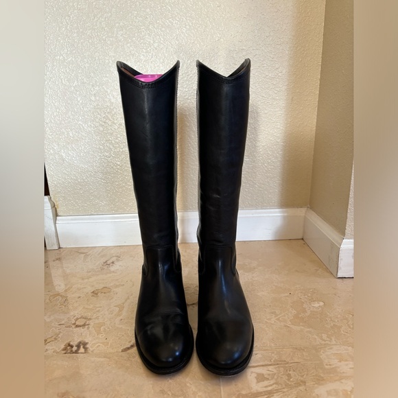 Frye women’s riding boots - Picture 4 of 8